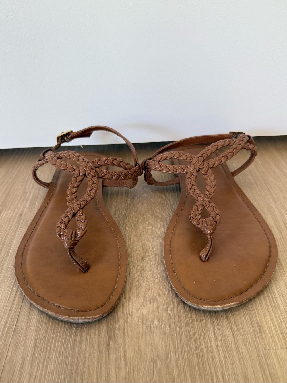 Women’s Braided T-Strap Sandals in Brown